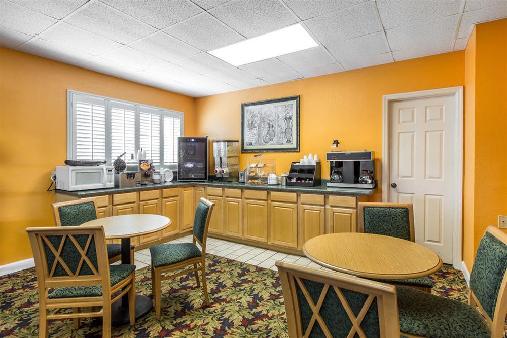 Econo Lodge Knoxville Bagian luar foto
