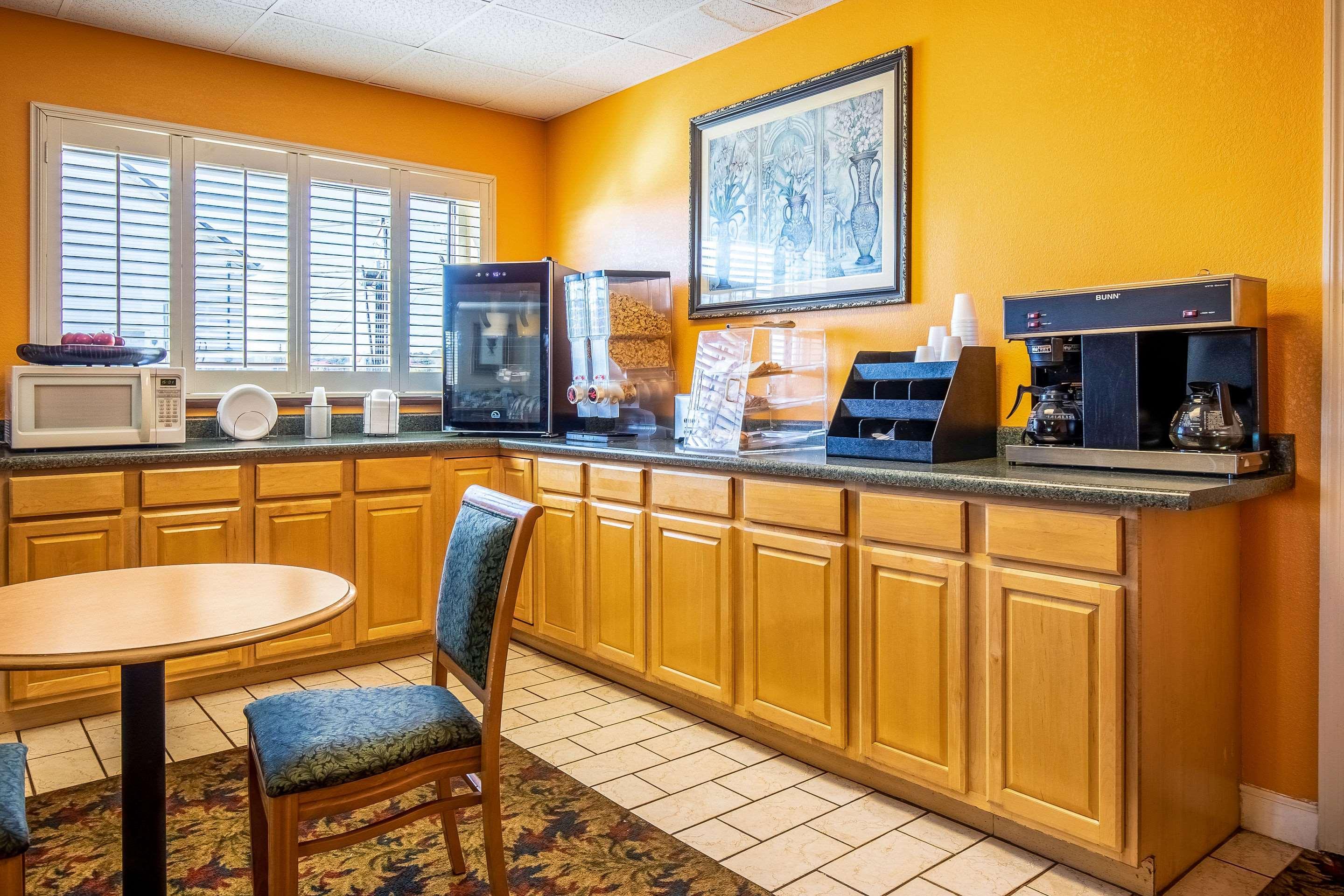 Econo Lodge Knoxville Bagian luar foto